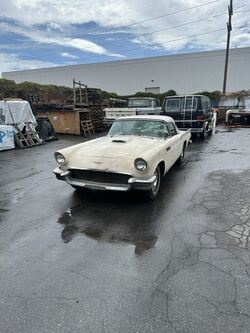 1957 FORD   Thunderbird    312 V8 4V auto 