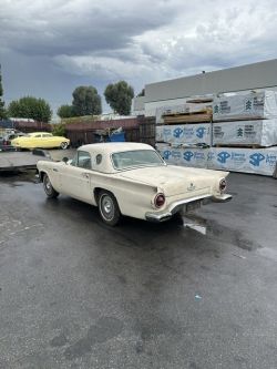1957 FORD   Thunderbird    312 V8 4V auto 